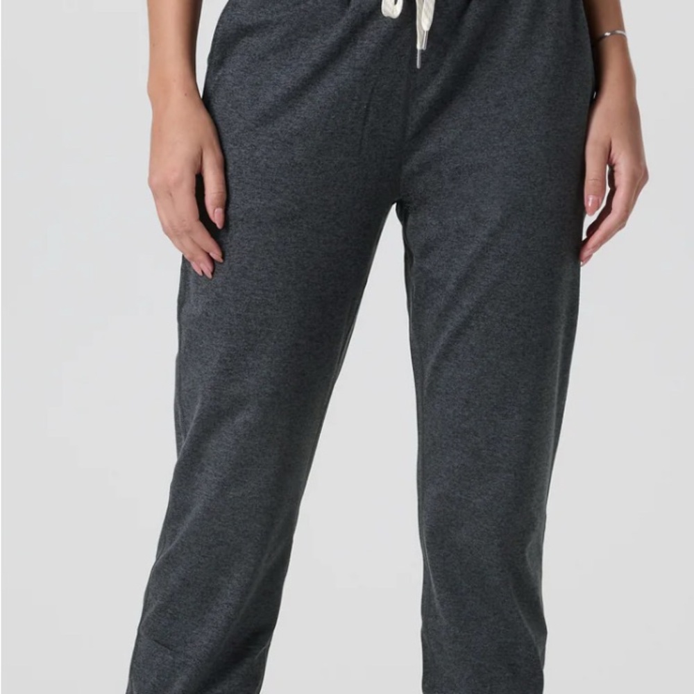 Vuori Performance Jogger. Charcoal Heather Size XS